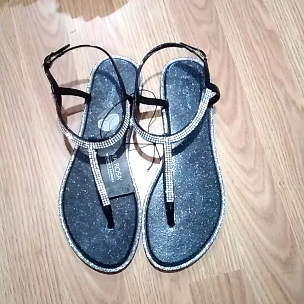 NWT VIA ROSA WOMANS SANDALS